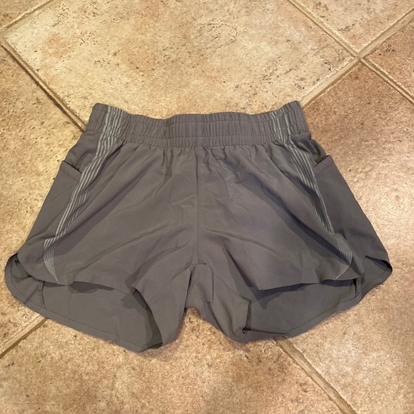 Athleta Girls Gray Athletic Shorts Size medium - Picture 1 of 4